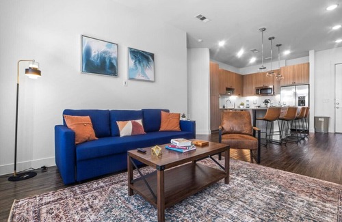 West Oak Hill Apartment | Luxurious New Unit|2Bd2Ba|Pool, Golf Sim