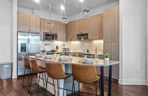 West Oak Hill Apartment | Luxurious New Unit|2Bd2Ba|Pool, Golf Sim