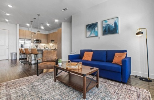 West Oak Hill Apartment | Luxurious New Unit|2Bd2Ba|Pool, Golf Sim