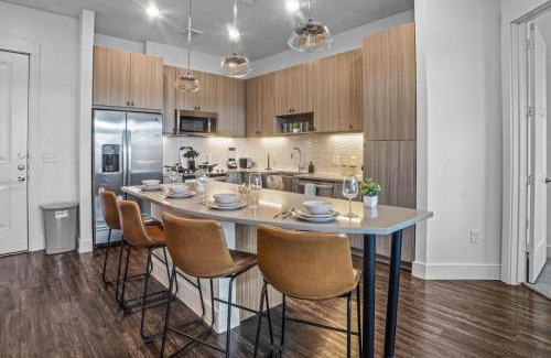 West Oak Hill Apartment | Luxurious New Unit 2Bd2Ba Pool, Golf Sim