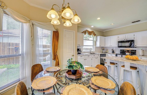 San Antonio House | Luxurious Oasis in San Antonio, only 5 min from SeaWorld and Aquatica