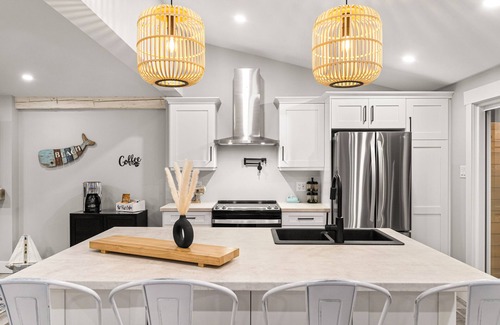 Cormierville House | Luxurious Oceanview beach house W/hot tub