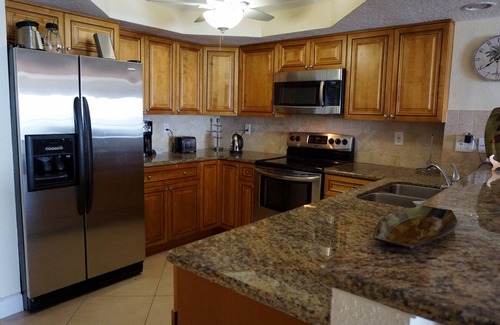 Redington Shores Condo | Luxurious Penthouse Oasis - Direct Beachfront/Oceanfront - 2 Parking Spots!