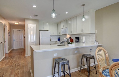 Port Aransas Condo | Luxurious Port A Retreat at the Grand Caribbean - 2bdr/2ba
