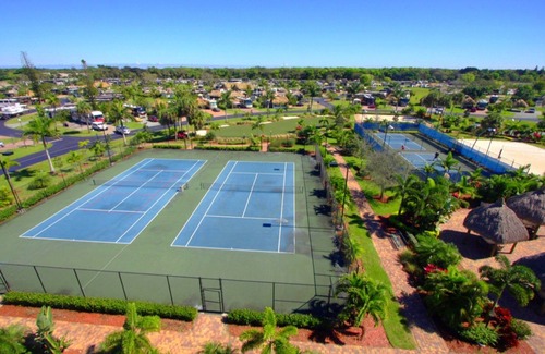Margate Resort | Luxurious RV Resort located in Fort Lauderdale area withTiki Hut