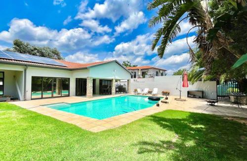 Greater Johannesburg Metropolitan Area Apartment | Luxurious, spacious & central