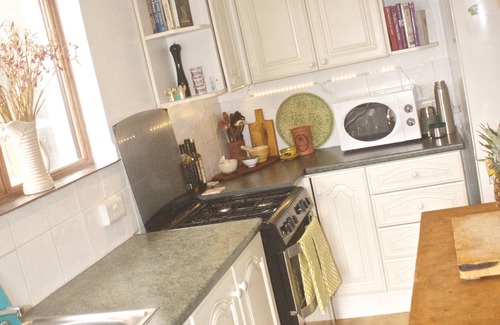 Chysauster House | Luxurious, spacious, sunny town house 3 mins walk to the sea.