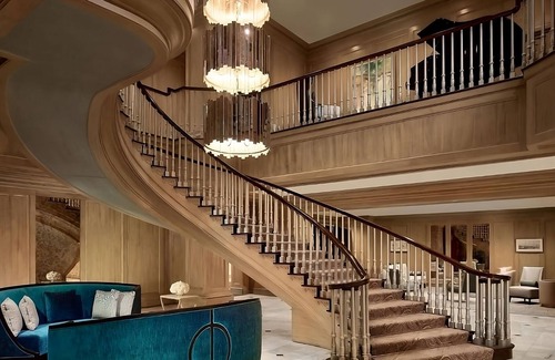 Downtown Baltimore Hotel | Luxurious Staycation Spot in the Heart of Baltimore! Indoor Pool, Pets Allowed!