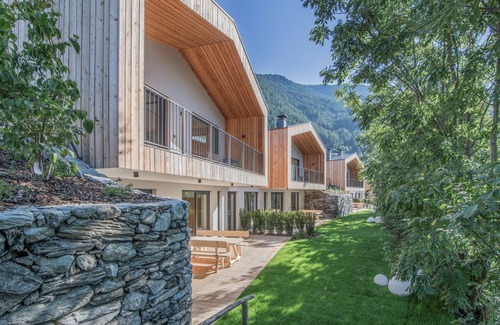 Campo di Trens Ski Chalet | Luxurious, stylish chalets at 1000 m above sea level, swimming pond, horse riding on the farm