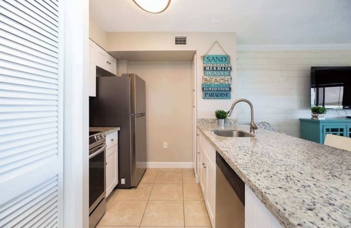Tavernier Condo | Luxurious Suite w/Sweeping Ocean Views + Pool Beach & Cabana Bar