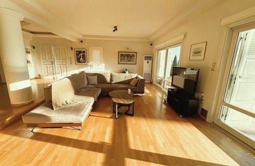 Artemida Villa | Luxurious villa w/pool,ideal for exploring the city the mountain & the sea! n