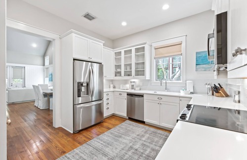 Cottage District House | Luxurious WaterColor House Minutes From Seaside and the Beach!