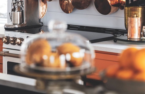 Trinity House | Luxuriously charming 2-bedroom home with private beach, wharf & stage