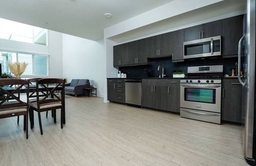 Playa Vista Apartment | Luxury 1 bedroom apartment in the heart of Playa Vista!