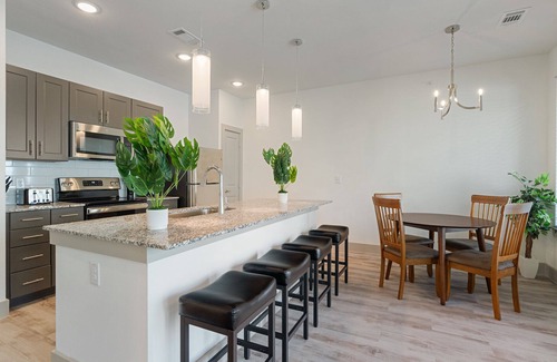 Stony Ridge North Apartment | Luxury 1BD/1BA Near Airport 3786