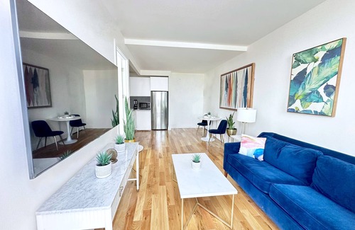 Greenpoint Apartment | Luxury 1BR-1BA - Private Terrace - Gym - Lounge - Rooftop - Laundry
