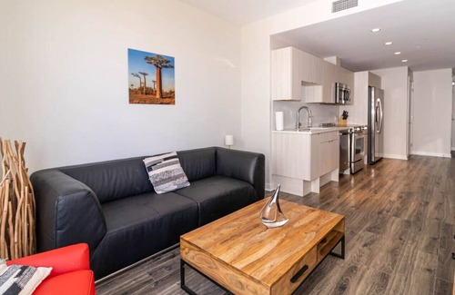 Downtown Apartment | Luxury 1BR Apt with City Views – Walk to Alderney