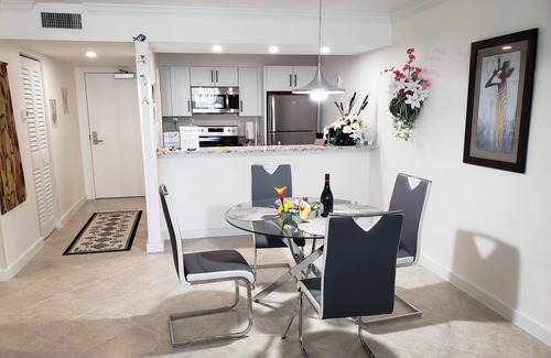 Sanibel Condo | LUXURY 1BR, GULF VIEW ON THE BEACH 930 SQFT; 276 5 STAR REVIEWS; SUMMER SPECIAL