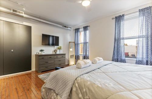 Old City Apartment | Luxury 1BR OLD CITY-KING BED Walk to Liberty Bell & Independence Mall - FREE PARKING!