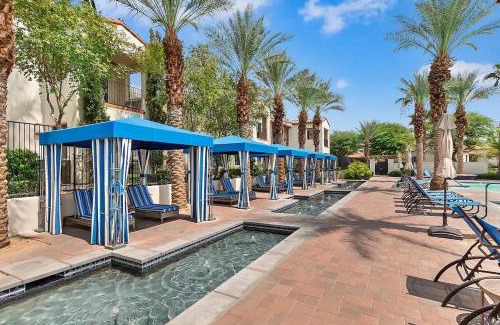 La Quinta House | Luxury 1BR Suite Living Room, Patio, Fp & Kitchen, 12 pools -Legacy Villas