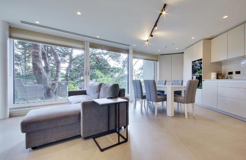 Sandbanks Apartment | Luxury 2 bed 2 bath Apartment