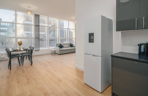 Luton Apartment | Luxury 2 Bed Apartment - Town Centre - Fast Wifi