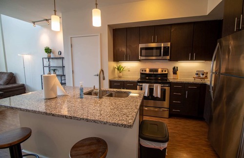 Grandview Heights Apartment | Luxury 2 Bed with a loft