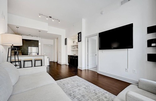 King of Prussia Apartment | Luxury 2 bedroom in King of Prussia, walking distance to Children's Hospital