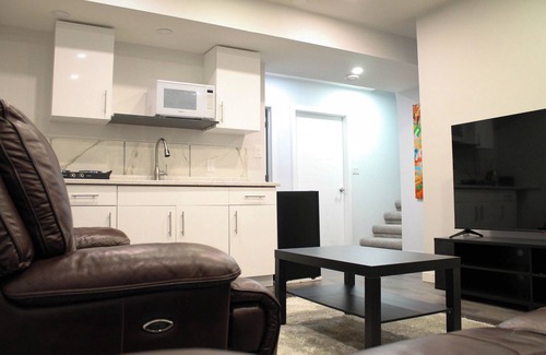 Fort Gary House | Luxury 2 bedroom basement