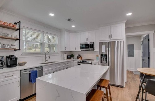 Augusta House | Luxury 2bd/1ba Cottage in Augusta - October Discounts!