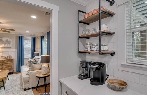 Augusta House | Luxury 2bd/1ba Cottage in Augusta - October Discounts!
