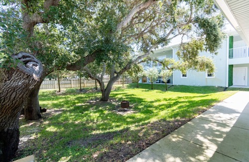 Crescent Beach Condo | Luxury 2BD 2BTH - Condo #5