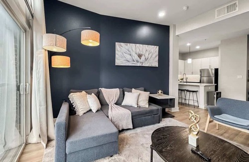 Deep Ellum Apartment | Luxury 2BD | Deep Ellum | Free Parking | Pool+Gym