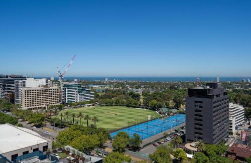 Melbourne Apartment | Luxury 2BR APT - Stunning Bay View CBD View LV16