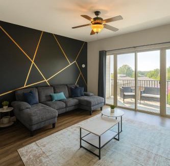 Glen Iris Apartment | Luxury 2BR Condo Steps from UAB Campus 5a