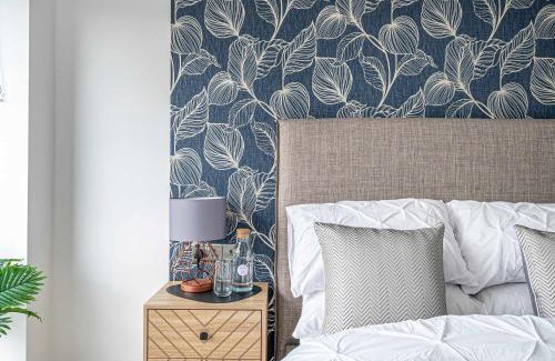 Leeds Apartment | Luxury 2BR Penthouse-1, Private Terrace, City Center, Free Parking