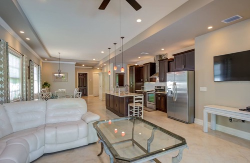 Naples Park House | Luxury 3 Bedroom 2 Full Bath Close To Beach. Heated Pool Hot Tub