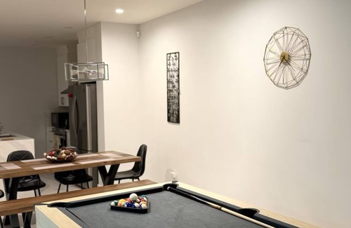 Southwest Edmonton House | Luxury 3 Bedroom Home | Fireplace | 84” Pool Table| Air Conditioning| Garage