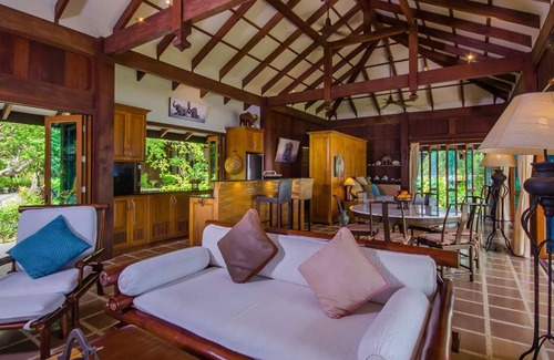 Nuea Khlong Villa | Luxury 3 Bedroom Villa Baan Madelaine !!
