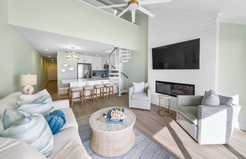 Seacrest Condo | Luxury 30A Gulf-Front | Chairs & 2 Bikes