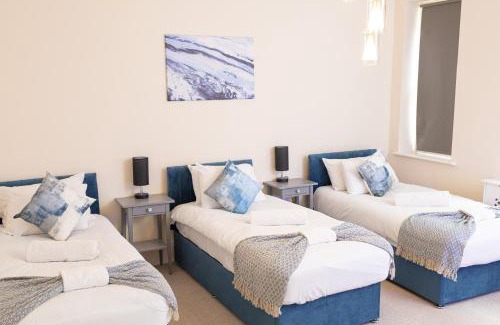 Thamesfield Apartment | Luxury 3Bedroom Apartment in Thames-Side London Living
