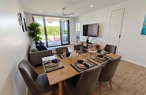 Gold Coast Apartment | Luxury 3BR, 2BA Unit with Pool & BBQ in Gold Coast