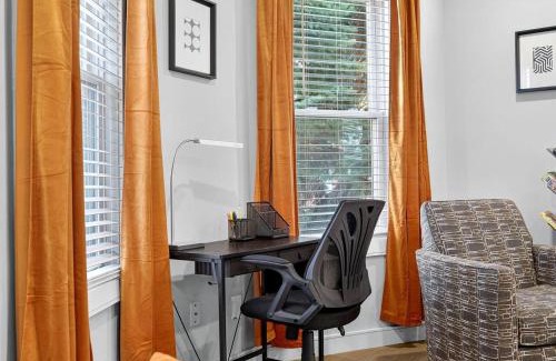 Highland Park Apartment | Luxury 3BR apt in Boston that Sleeps 10