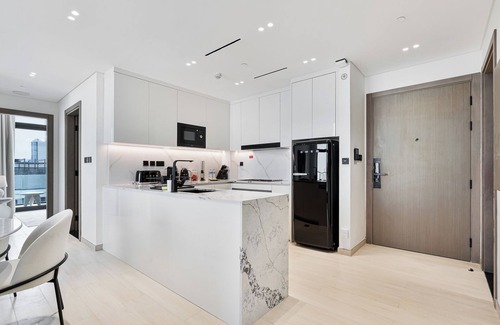 Jumeirah Village Apartment | Luxury 3BR APT with Pool and Gym