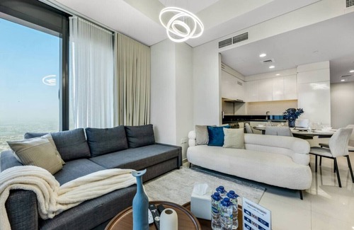 Sheikh Zayed Road Apartment | Luxury 3BR Aykon: High Floor w/Spectacular Views