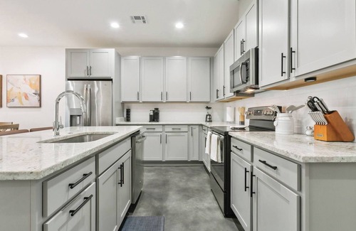 Braithwaite House | Luxury 3BR in Belle Chasse