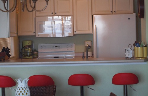 Lakeland Condo | Luxury 3BR, Lakefront/Ground Level Condo, Breathtaking Main Channel view, Wifi