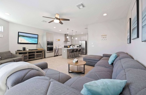 Ocean Side Village House | Luxury 3BR Townhome: Walk to Beach + Pool Access!