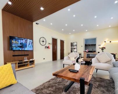 Batangas City Villa | Luxury 3BR Villa w Plunge Pool near SM Batangas City- Instagram-Worthy!