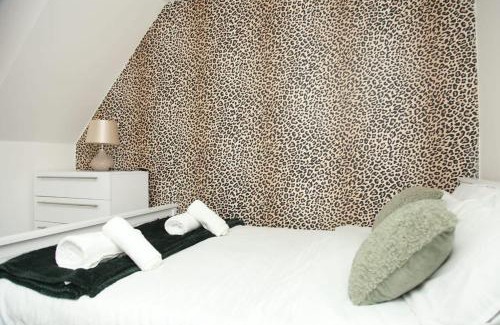 Swindon House | Luxury 4 bed house in Swindon